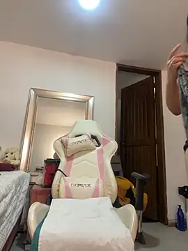 Snapshot of emma_hot2006 chatting on 19, 9, 2025 emma hot2006 online show from 19, 9, 2025