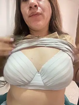 Snapshot of emma_hot2006 chatting on 1, 10, 2025 emma hot2006 online show from 1, 10, 2025