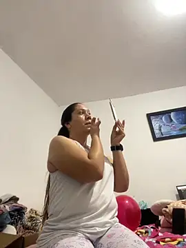 Snapshot of emma_hot2006 chatting on 13, 10, 2025 emma hot2006 online show from 13, 10, 2025