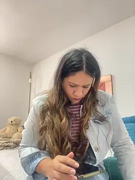 Snapshot of emma_hot2006 chatting on 27, 10, 2025 emma hot2006 online show from 27, 10, 2025