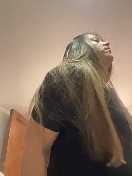 Snapshot of emma_hot2006 chatting on 3, 11, 2025 emma hot2006 online show from 3, 11, 2025