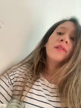 Snapshot of emma_hot2006 chatting on 22, 11, 2025 emma hot2006 online show from 22, 11, 2025