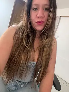 Snapshot of emma_hot2006 chatting on 30, 11, 2025 emma hot2006 online show from 30, 11, 2025