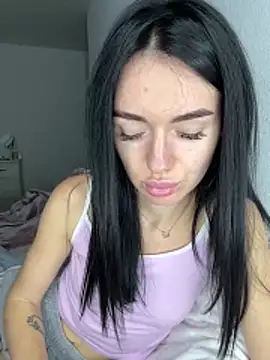 Snapshot of karrr__aaa chatting on 23, 10, 2025 karrr aaa online show from 23, 10, 2025