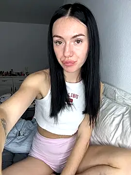 Snapshot of karrr__aaa chatting on 12, 11, 2025 karrr aaa online show from 12, 11, 2025