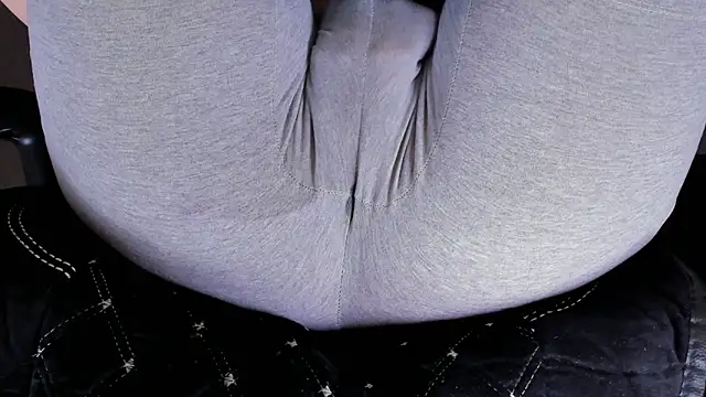 Cameltoe squirt inPants online show from 7, 10, 2025