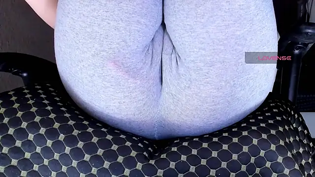 Cameltoe squirt inPants online show from 13, 2, 2026