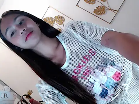 Snapshot of sweety_kyrah18 chatting on 4, 10, 2025 sweety kyrah18 online show from 4, 10, 2025