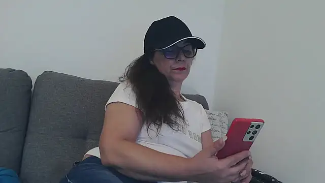 JIAA-WOO online show from 14, 9, 2025