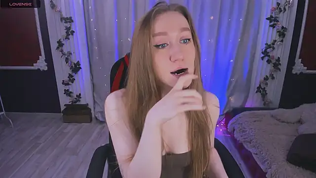 Snapshot of -Seava chatting on 13, 10, 2025 -Seava online show from 13, 10, 2025