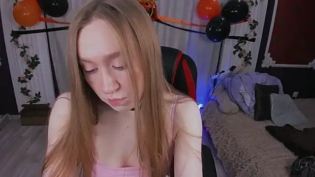 Snapshot of -Seava chatting on 2, 11, 2025 -Seava online show from 2, 11, 2025