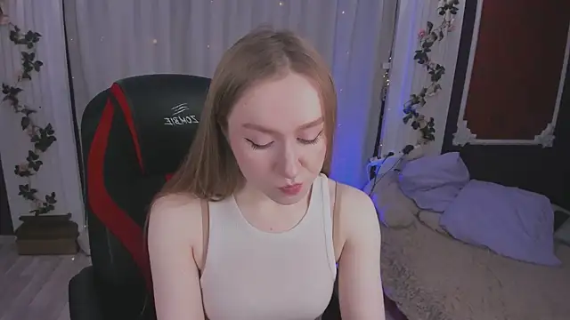 Snapshot of -Seava chatting on 6, 11, 2025 -Seava online show from 6, 11, 2025