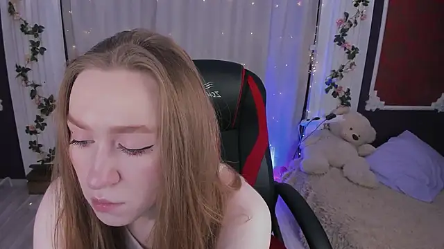 Snapshot of -Seava chatting on 9, 11, 2025 -Seava online show from 9, 11, 2025