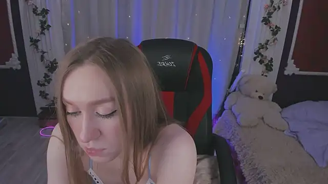 Snapshot of -Seava chatting on 24, 11, 2025 -Seava online show from 24, 11, 2025