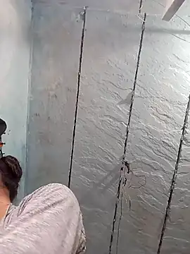 Snapshot of PoojaPleasure chatting on 5, 11, 2025 PoojaPleasure online show from 5, 11, 2025