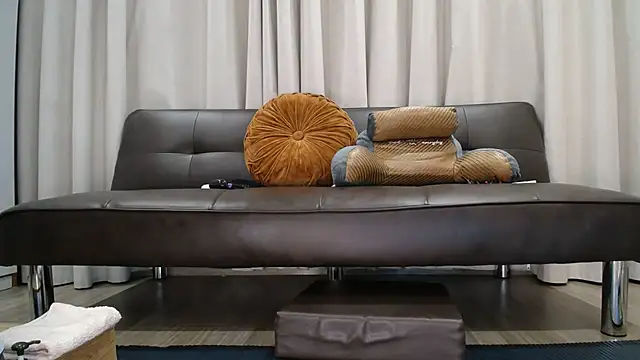 Liz Hu online show from 21, 3, 2025