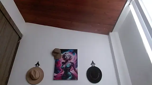 Crystal Star  online show from 25, 2, 2026