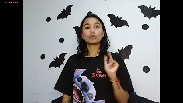 Gia Lee online show from 25, 10, 2025