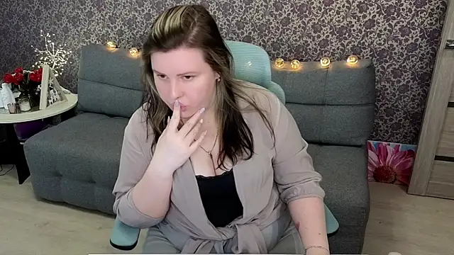 Snapshot of Lillit__ chatting on 21, 10, 2025 Lillit   online show from 21, 10, 2025