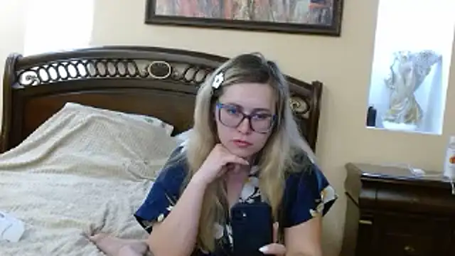 Crystal00Girl online show from 22, 11, 2025