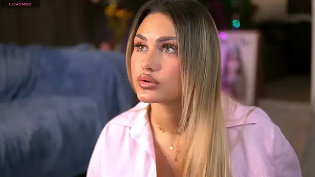 KayaAzur online show from 6, 11, 2025