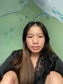 Snapshot of QueenLink chatting on 4, 10, 2025 QueenLink online show from 4, 10, 2025