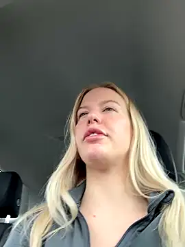 Snapshot of Chloemillerrxx chatting on 13, 9, 2025 Chloemillerrxx online show from 13, 9, 2025