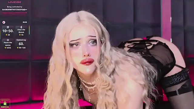 Snapshot of RoxyKyper chatting on 19, 12, 2025 RoxyKyper online show from 19, 12, 2025