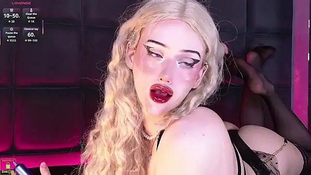 Snapshot of RoxyKyper chatting on 8, 1, 2026 RoxyKyper online show from 8, 1, 2026