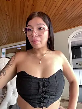 Snapshot of Maddy_Piink chatting on 3, 2, 2026 Maddy Piink online show from 3, 2, 2026