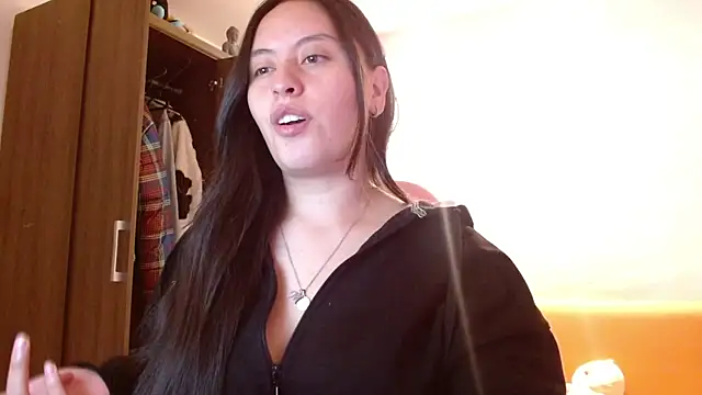 Snapshot of madissooon__ chatting on 14, 11, 2025 madissooon online show from 14, 11, 2025