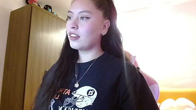 Snapshot of madissooon__ chatting on 19, 11, 2025 madissooon online show from 19, 11, 2025