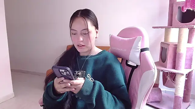 Snapshot of madissooon__ chatting on 3, 12, 2025 madissooon online show from 3, 12, 2025