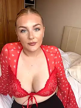 Layla 20  online show from 28, 10, 2025