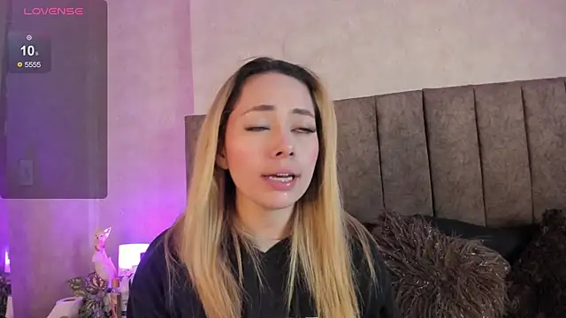 Snapshot of LanaMills_ chatting on 17, 1, 2026 LanaMills online show from 17, 1, 2026