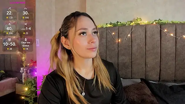 Snapshot of LanaMills_ chatting on 10, 2, 2026 LanaMills online show from 10, 2, 2026