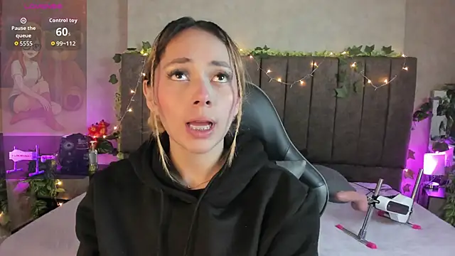 Snapshot of LanaMills_ chatting on 19, 2, 2026 LanaMills online show from 19, 2, 2026