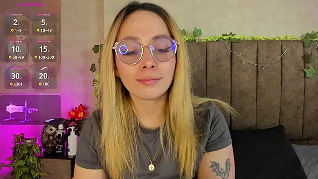 Snapshot of LanaMills_ chatting on 24, 2, 2026 LanaMills online show from 24, 2, 2026