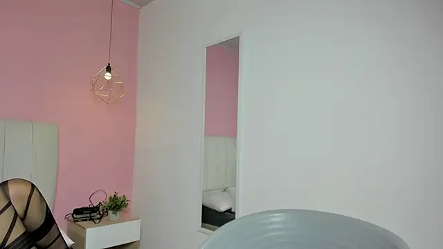Snapshot of elisabethflores chatting on 10, 11, 2025 elisabethflores online show from 10, 11, 2025