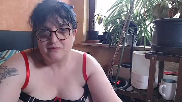 Snapshot of ladyfrombonn chatting on 14, 5, 2026 ladyfrombonn online show from 14, 5, 2026