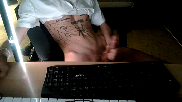 Snapshot of Kryk97 chatting on 18, 9, 2025 Kryk97 online show from 18, 9, 2025