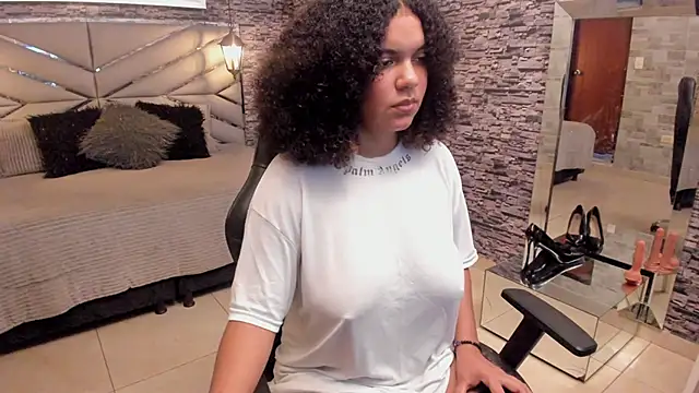 Snapshot of BellyBigBoobs chatting on 24, 11, 2025 BellyBigBoobs online show from 24, 11, 2025