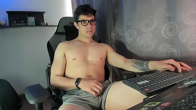 Snapshot of yourfavoriteboy__ chatting on 21, 9, 2025 yourfavoriteboy online show from 21, 9, 2025