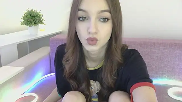 Snapshot of NotSoSweetDasha chatting on 17, 11, 2025 NotSoSweetDasha online show from 17, 11, 2025