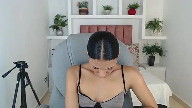 SarayVega  online show from 19, 11, 2025