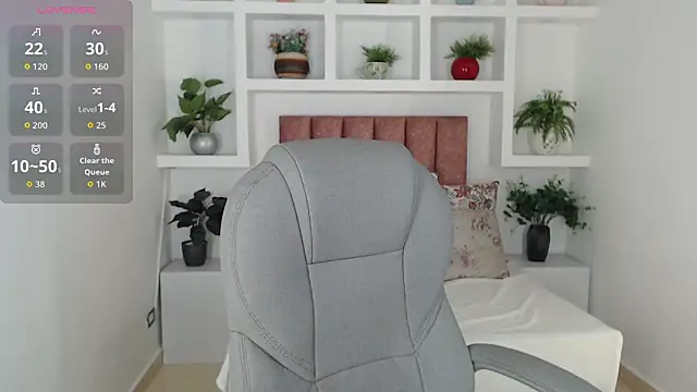 SarayVega  online show from 3, 12, 2025