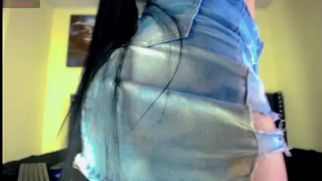Snapshot of Eemily_- chatting on 8, 10, 2025 Eemily - online show from 8, 10, 2025