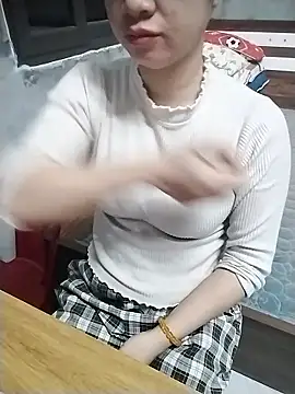 Mie rose online show from 14, 1, 2026