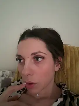 EllyLynn online show from 4, 3, 2026