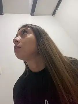 Snapshot of Sara-cooper2 chatting on 4, 2, 2026 Sara-cooper2 online show from 4, 2, 2026